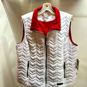 G.H Bass & Company lightweight quilted vest - NWT